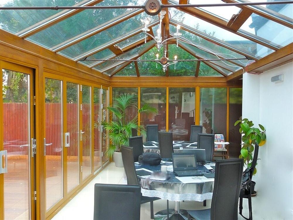 Skylark 3* Хаунслоу
