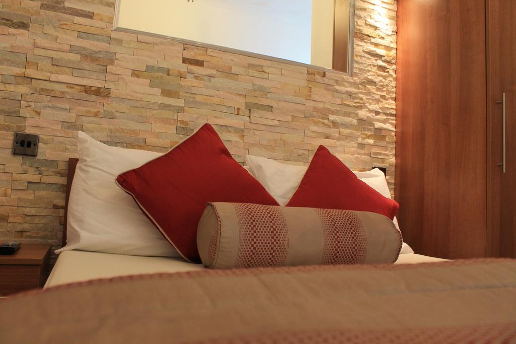 Skylark 3* Хаунслоу